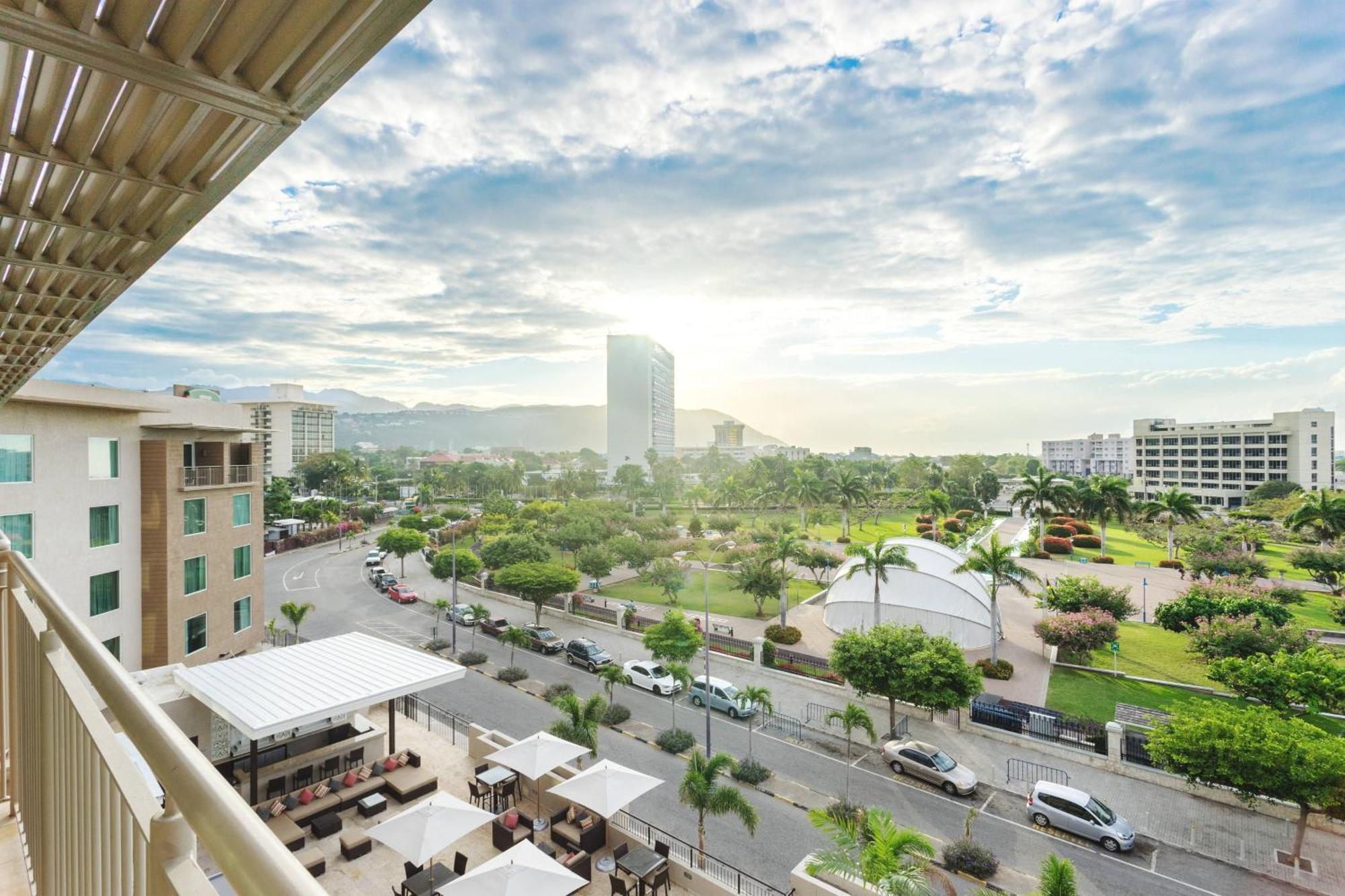 คอร์ตยาร์ด คิงส์ตัน จาไมก้า Hotel ภายนอก รูปภาพ
